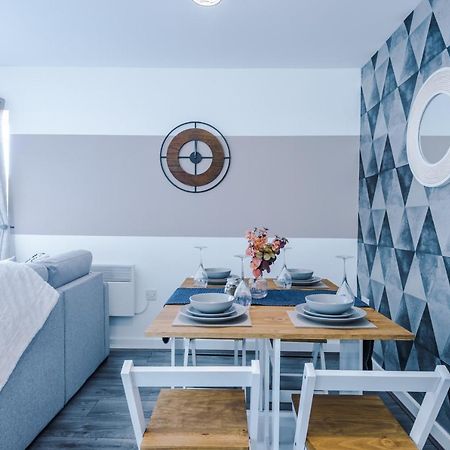 Stunning 2 Bed Apt By Greenstay Serviced Accommodation - Located In Formby Village - Perfect For Short & Long Stays - Couples, Friends & Families & Business Travellers All Welcome - Dog Friendly - 7 ภายนอก รูปภาพ